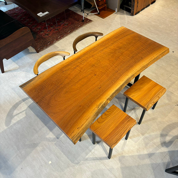 一枚板　タブ / 椨(杢)　K-GM-2303-10　(W160cm)