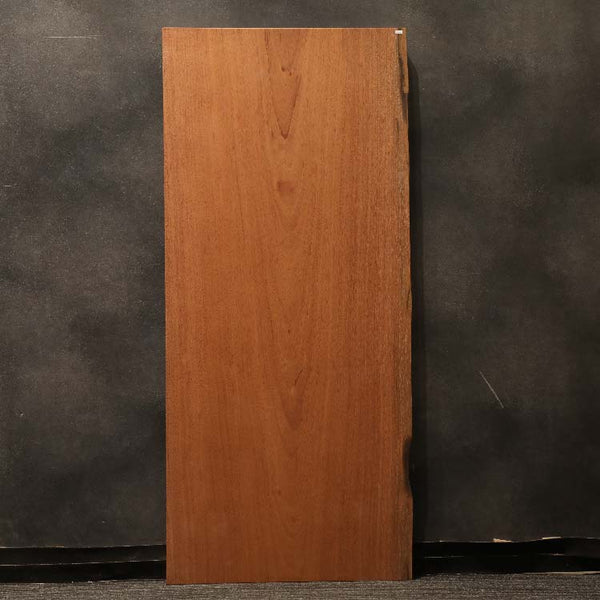 裏の画像