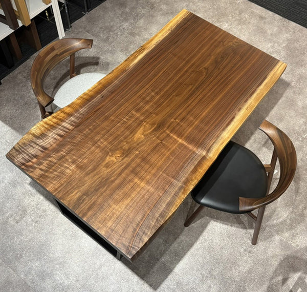 一枚板テーブル　ウォールナット　397-7-1　(W150cm)