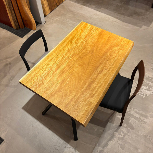 一枚板　モビンギ(杢)　K-GM-2312-550-1-2　(W110cm)