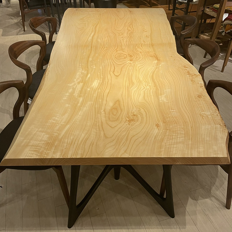 一枚板　トチ / 栃(杢)　587-1/2-4　(W230cm)
