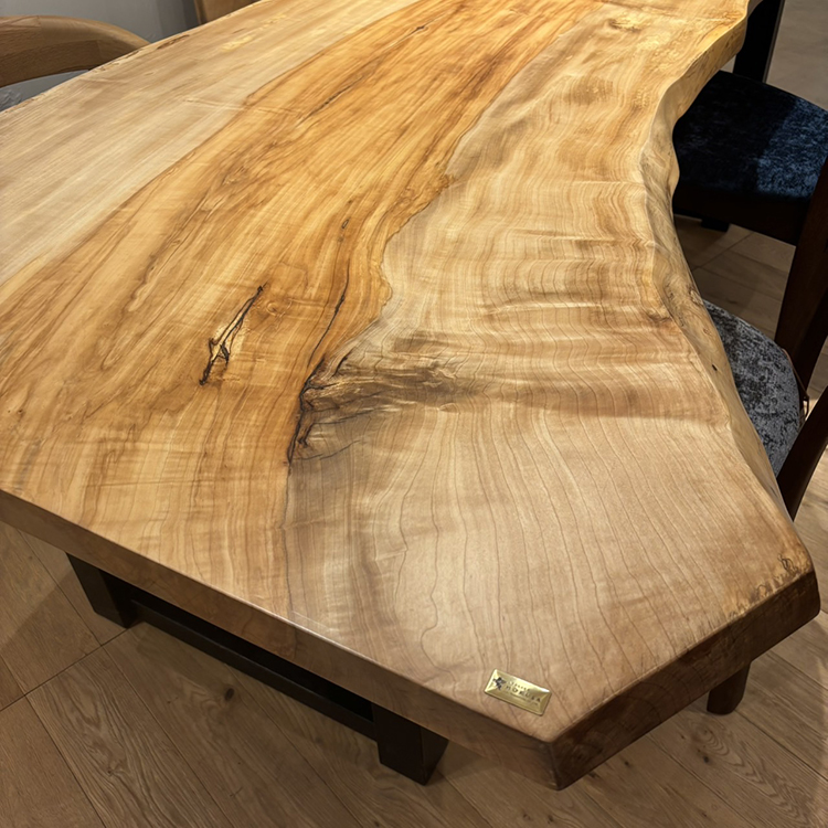 【SOLD OUT】一枚板　トチ　1024-4　(W220cm)　アウトレット品　ダイニングテーブル
