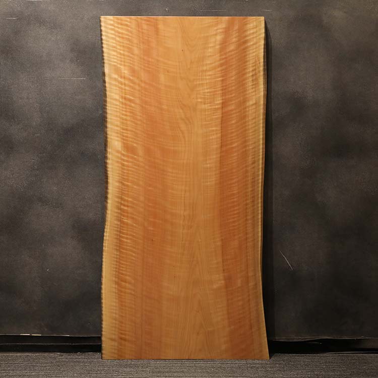 一枚板　タブ / 椨(杢)　K-GM-2301-31　(W180cm)